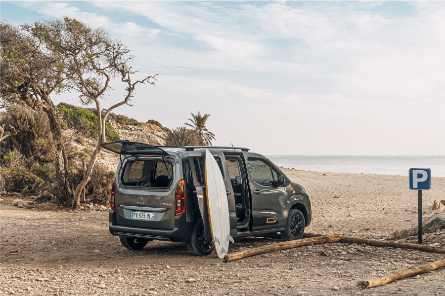 Citroën Berlingo com prancha Rip Curl