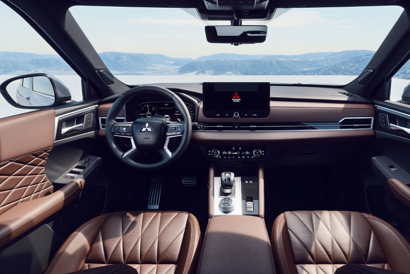 Habitáculo do Novo Mitsubishi Outlander PHEV 2025