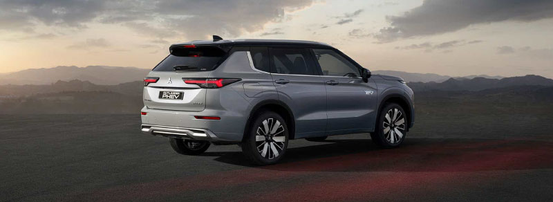 Traseira do Novo Mitsubishi Outlander PHEV 2025
