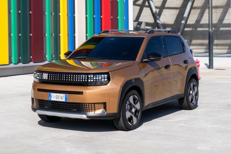 Design frontal do Novo Fiat Grande Panda Híbrido 2025