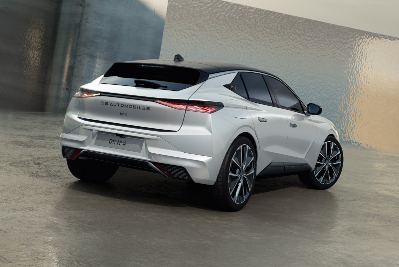 Traseira do Novo DS Nº4 E-Tense 2025