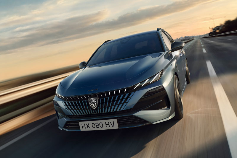 Frente do Novo Peugeot 308 SW Plug-in Hybrid 2025