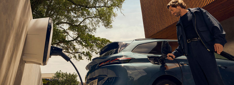 Traseira do Novo Peugeot e-308 SW 2025