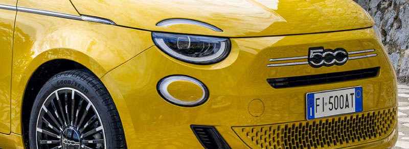 ótica do Novo Fiat 500 Híbrido 2025