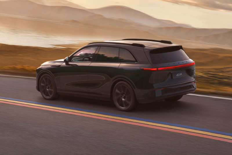 Novo XPENG G9 em estrada 2026