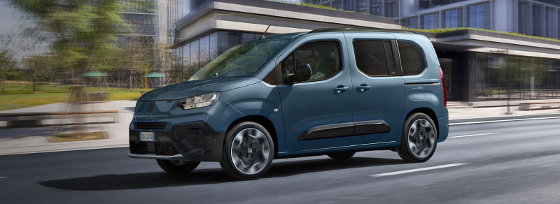 Silhueta do Novo Fiat E-Doblò Passageiros