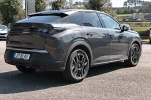 Peugeot 3008 1.2 Hybrid Allure e-DCS6